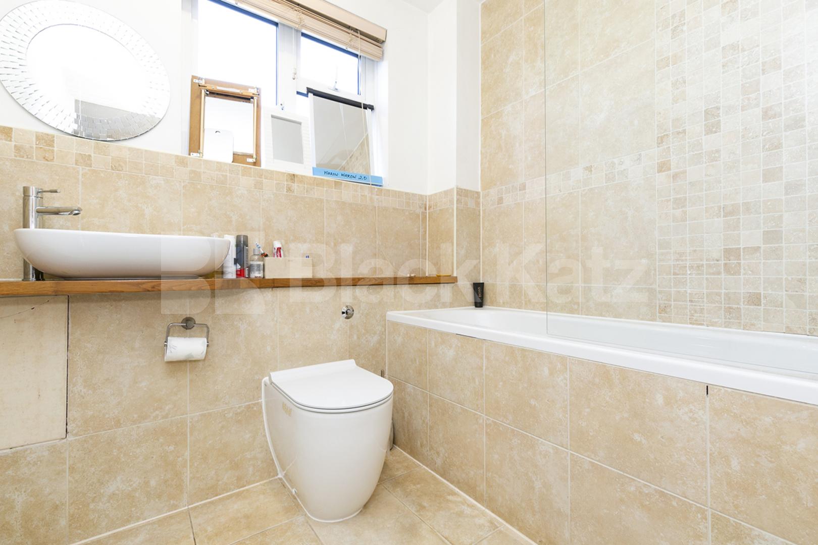 A well-appointed bright two bedroom apartment located in a private block  Muswell Hill , Alexandra Palace / Muswell Hill